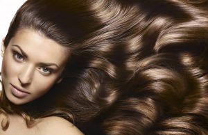 Капсулы Аевита - это также отличное и бюджетное средство для ухода за вашими волосами, особенно в зимний период времени, когда волосы страдают от перепада температур и холодного ветра