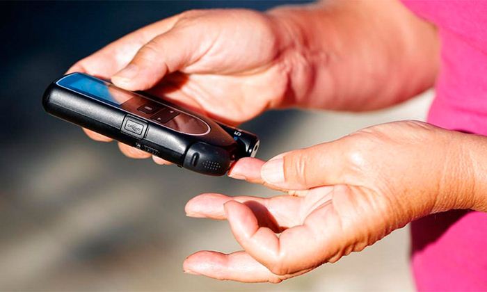 Для людей, страдающих диабетом, глюкометр - незаменимый прибор, который должен быть в домашней аптечке