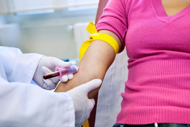 У медперсонала, контактирующего с кровью, высокий риск заразиться гепатитом С