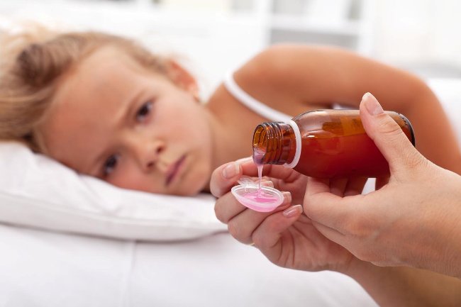 Дозировка сиропа Максиколд устанавливается каждому индивидуально и зависит от возраста и массы тела ребенка