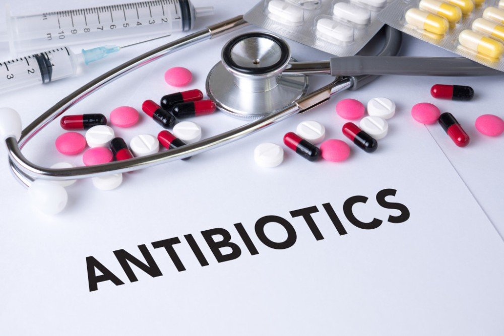 В тяжелых случаях при гепатите В назначаются антибиотики