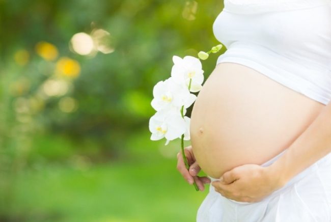 В связи с отрицательным действием на фертильность, женщинам, желающим забеременеть, препарат применять не рекомендуется. В период беременности препарат противопоказан.