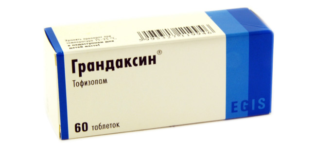Грандаксин обладает транквилизируюшей активностью, не вызывает сонливости, не оказывает миорелаксируюшего и противосудорожного действия