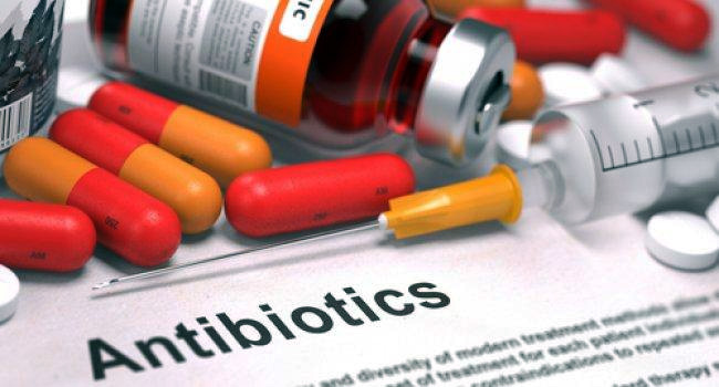 Антибиотики нового поколения имеют разные формы выпуска: таблетки, уколы, свечи