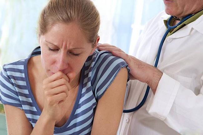Если при простуде возникает боль в груди - необходимо обязательно проконсультироваться у врача