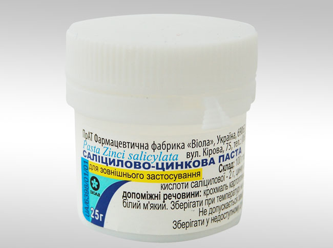 Салицилово-цинковую мазь , кроме оксида цинка содержит салициловою кислоту, которая усиливает противомикробное действие цинка и имеет подсушивающий эффект