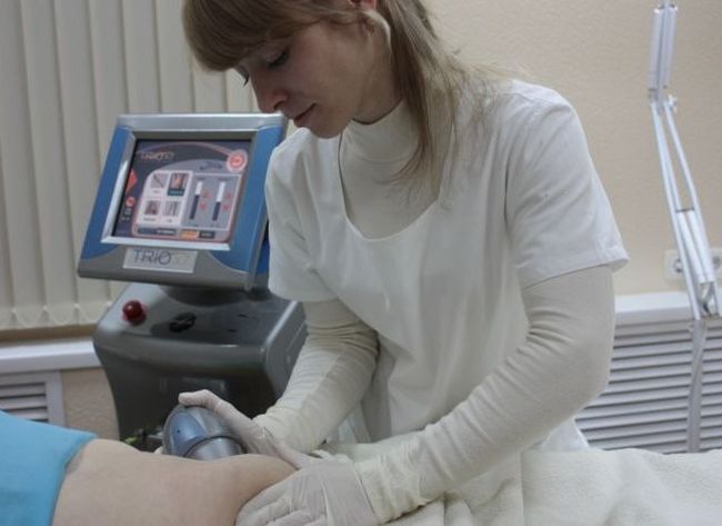 Физиотерапевтические процедуры – озонотерапия, аппликации парафина, облучение ультрафиолетом, стимулируюют регенерацию кожных покровов