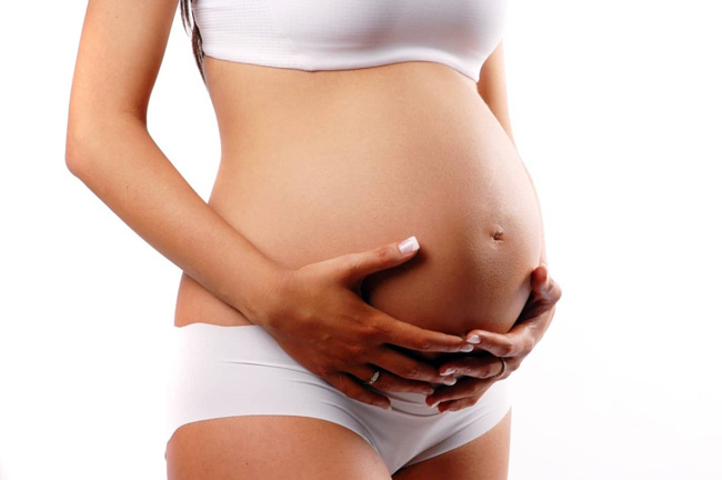 При беременности лечение герпеса необходимо проводить под наблюдением врача