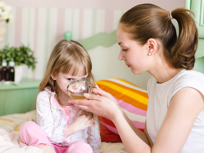 Применение антимикозных препаратов может вызывать острые аллергии и серьезно нарушить детское здоровье, поэтому ни в коем случае не занимайтесь самолечением грибка у вашего ребенка