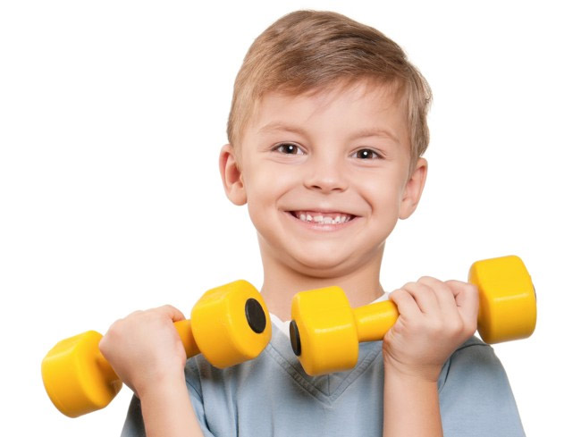 Занятия спортом позволяют ребенку рости сильным, здровым и крепким