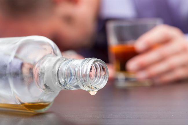 Злоупотребление алкоголем может привести к ишемическому инсульту