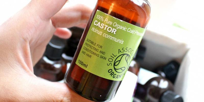 В медицине, Касторовое масло, в основном применяют для создания различных лечебных средств, бальзамов, мазей для защиты и заживления поврежденной кожи
