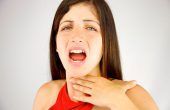 Как избавиться от ощущения кома в горле? Причины и лечение патологии