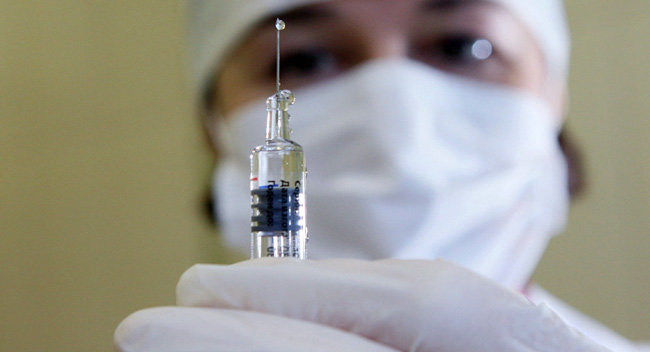 Полную защиту от вируса дает регулярная вакцинация согласно календарю прививок, пропущенная прививка увеличивает шанс заразиться корью на 100%