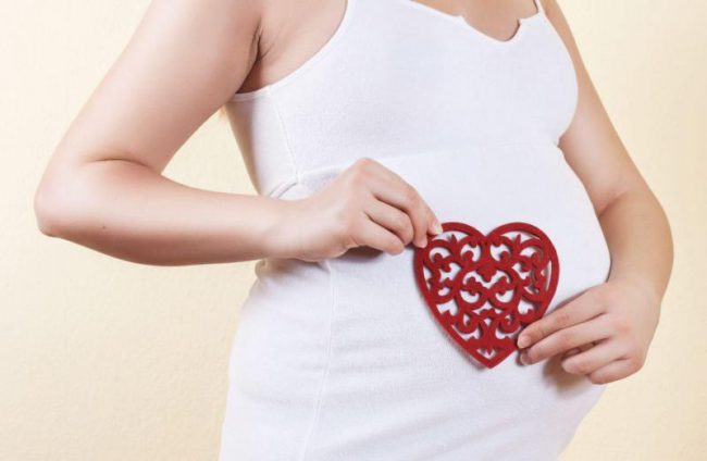 Препарат противопоказан во второй и третий триместр беременности и при кормлении грудью