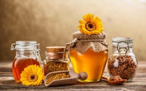 Propolis foydaliligi keyin asalarilar uchun ishlatiladi qanday quvib uchun va oson propolis damlamasi inson tanasi yordam berishi mumkin qanday tushunish tushunish uchun etarli bo'ladi Достаточно лишь разобраться в полезности прополиса для самого улья и как его применяют пчелы, чтобы затем с легкостью понять, насколько настойка из прополиса может помочь человеческому организму