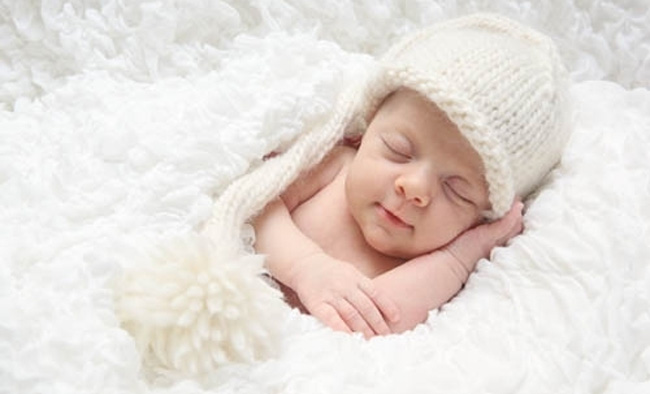 У новорожденных в крови наблюдается максимальное количество лейкоцитов, по мере роста ребенка, этот показатель приходит в норму