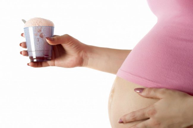 С целью профилактики беременным рекомендуются курсы оксигенотерапии, а вкусные кислородные коктейли должны регулярно присутствовать в их рационе