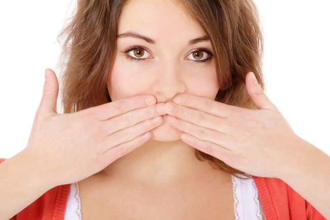 Металлический привкус во рту может говорить о проблемах со здоровьем
