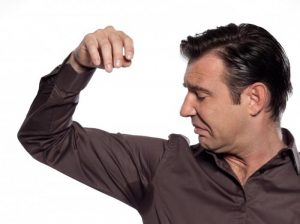 Birinchi kun qayta qo'llash oldin malham va diqqat bilan visivite armpits uchun bir reaktsiya qiling Впервые дни следите за реакцией на мазь, а также тщательно вымывайте подмышки перед повторным применением