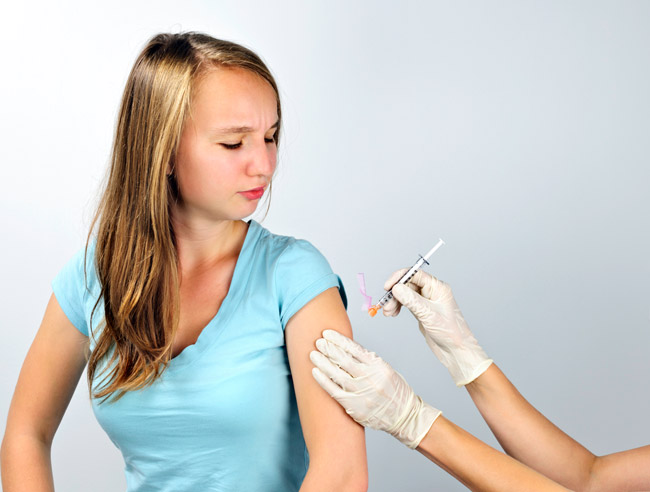 По сравнению с другими способами защиты от гриппа, вакцина имеет ряд преимуществ