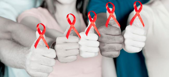 Как бы не был страшен ВИЧ, но при своевременном обращении за медицинской помощью при наличии инфекции можно значительно оттянуть развитие СПИДа