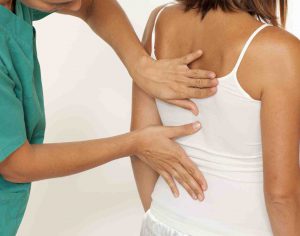 Врач также может назначить вам курс специального массажа для устранения болей в спине и улучшения состояния