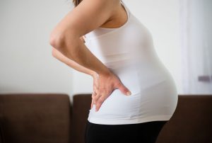 Если во время беременности, вы начали чувствовать боль в спине, возможно вам следует носить специальный бандаж