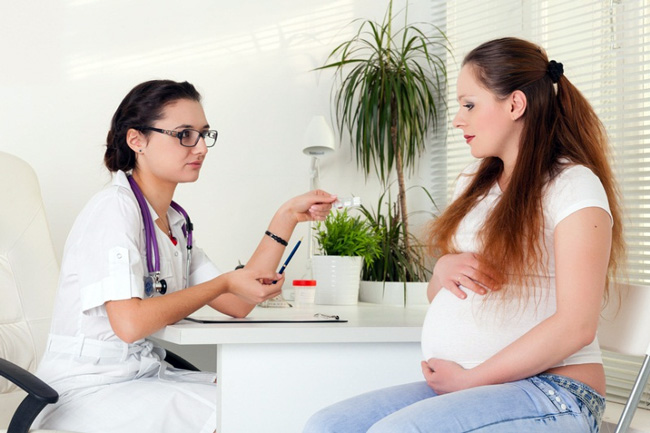 При беременности Стрепсилс можно употреблять только после консультации с врачом