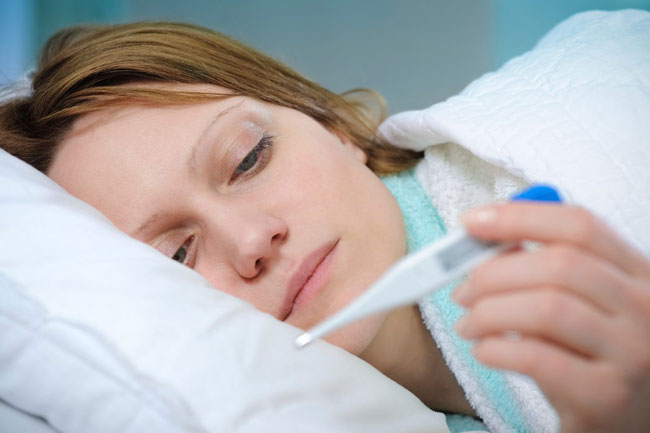 Субфебрильная температура является лишь симптомом возникшего заболевания или патологии, поэтому рекомендуется пройти обследование