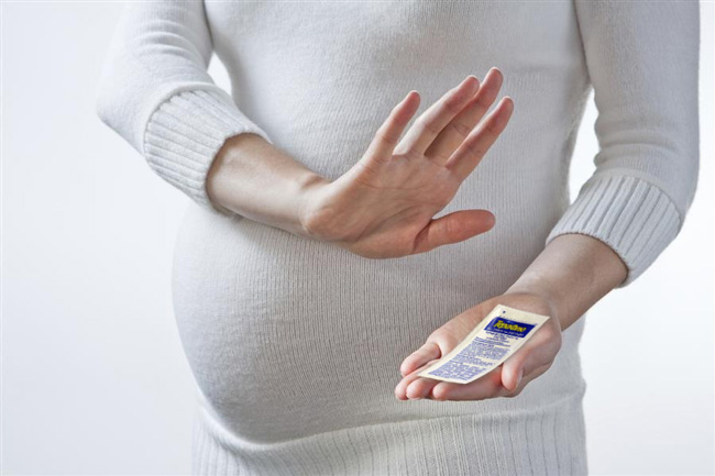 При беременности Терафлю принимать нельзя, чтобы избежать негативного влияния на развитие плода