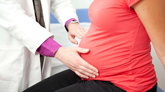 Во время беременности, если существует угроза прерывания врач-гинеколог может назначить вам Транексам, для остановки кровотечения и кровянистых выделений