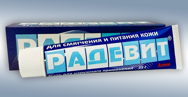 Мазь Радевит – препарат российского производства, обладает противовоспалительным и противозудным действием