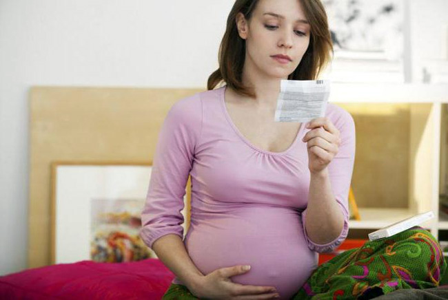По решению врача, Клион-Д, может использоваться при беременности, во втором и третьем триместре вынашивания ребенка