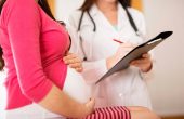 Какими могут быть выделения на ранних сроках беременности? Когда стоит бить тревогу?